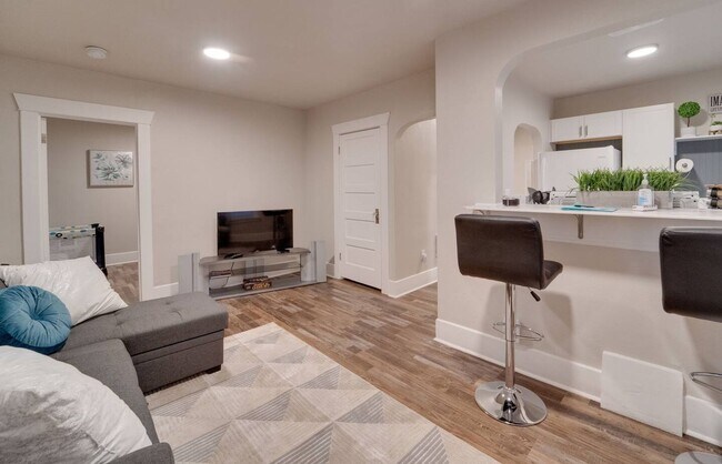 Foto del edificio - The Garland Suites (Furnished)