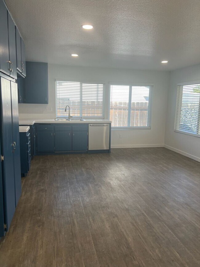 Foto del edificio - Newly renovated Beauty!