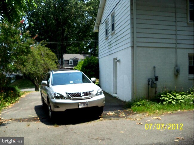 Foto del edificio - 3820 King Arthur Rd