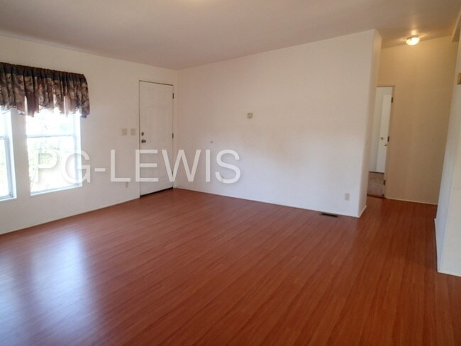 Foto del edificio - 5144 E Clearview Ave