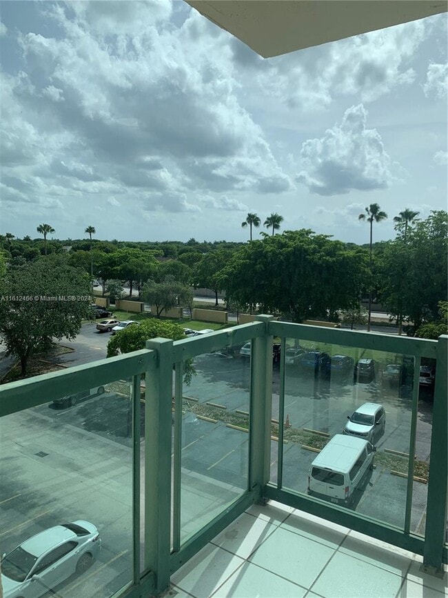Foto del edificio - 2055 SW 122nd Ave