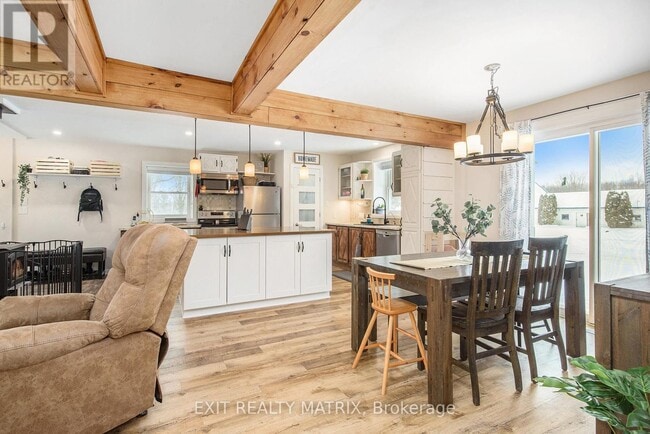 Photo du bâtiment - 1351 Calypso St