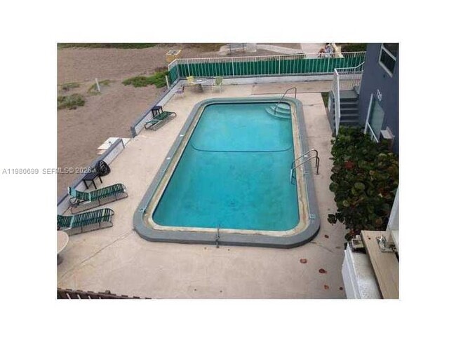 Foto del edificio - 716 Briny Ave