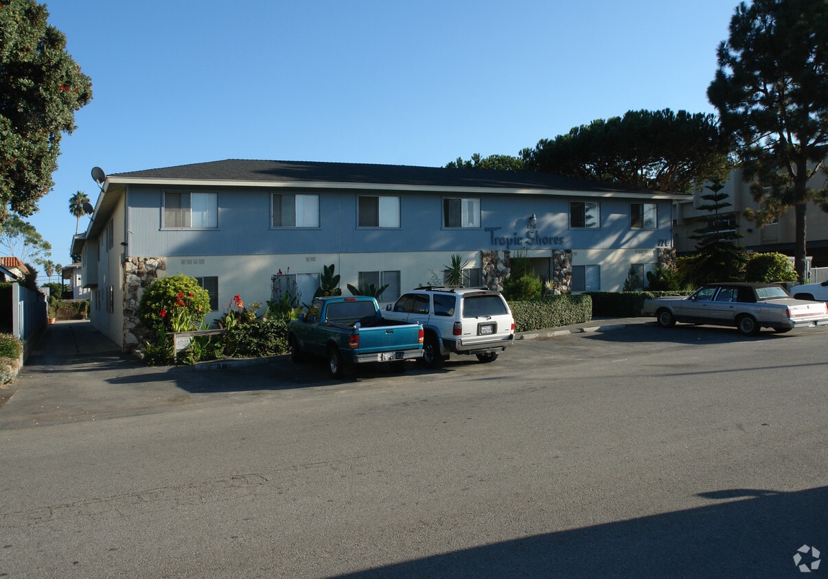 Tropic Shores Apartments in Carpinteria, CA