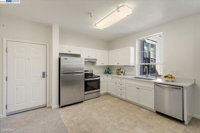 Foto del edificio - 1 br, 1 bath Condo - 516 Martha St Unit 212