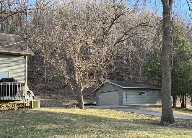 Unattached double garage - 340 Chapman Rd