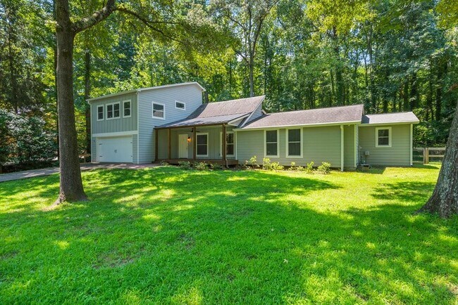 Foto del edificio - 2681 Ravenoaks Pl