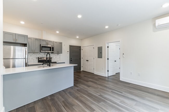 Building Photo - 7620 Ridge Ave