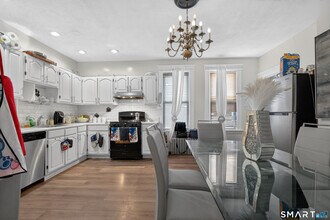 Building Photo - 361 Ridgefield Ave