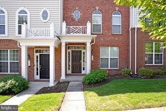Building Photo - 505 Jurgensen Pl