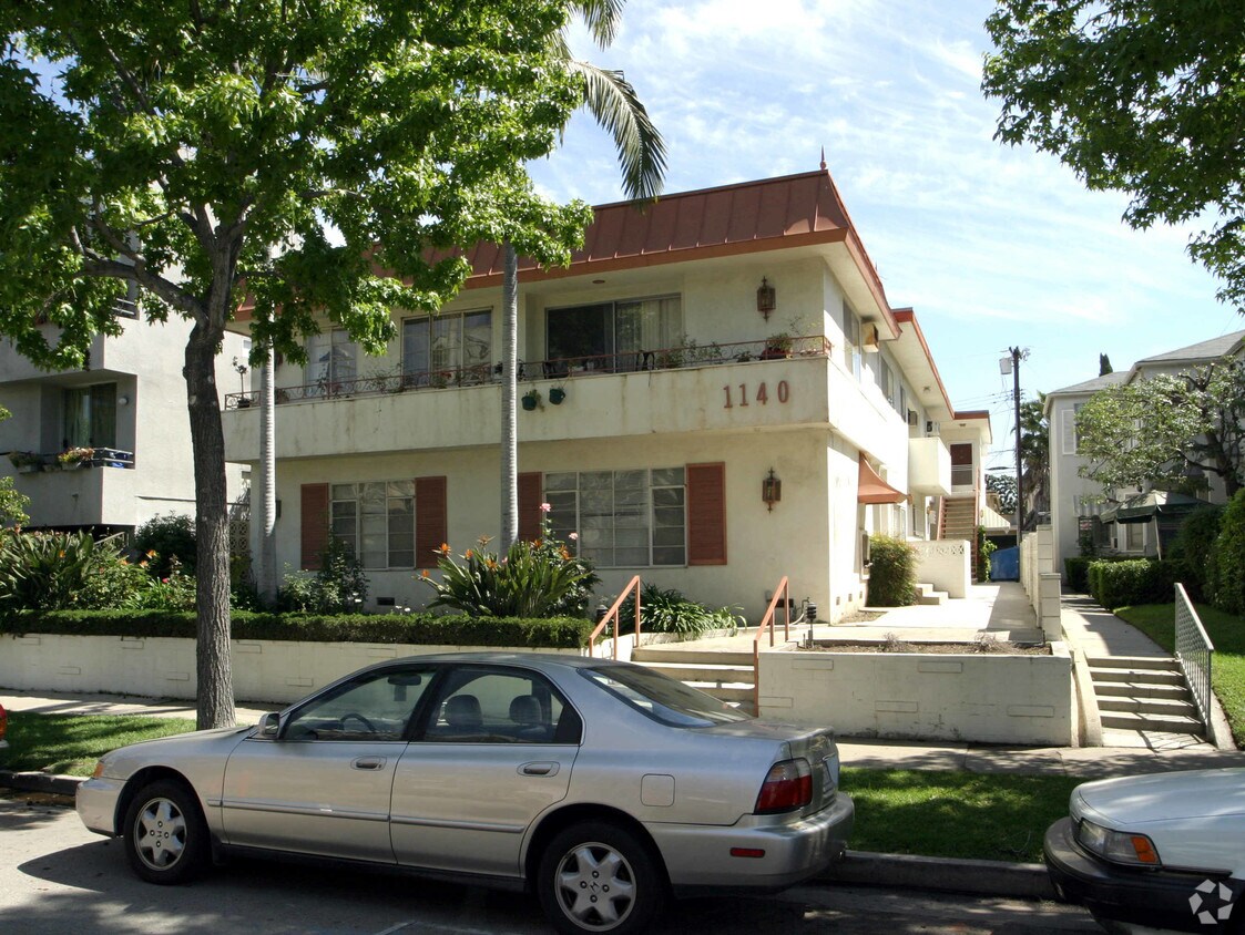Building Photo - 1140 Rexford Dr