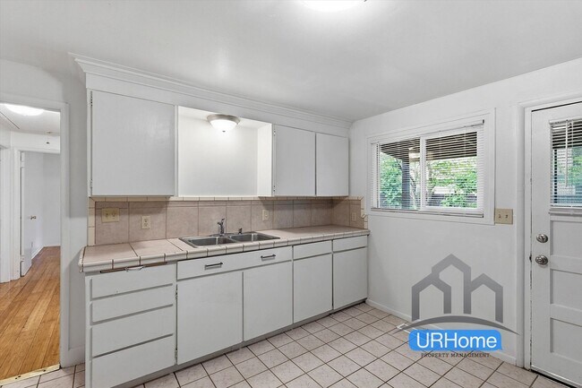 Foto del edificio - Charming 2-Bedroom Portland Home – $1,850/month!
