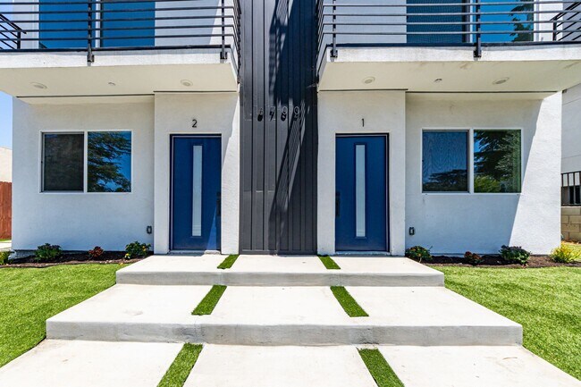 Foto del edificio - Stunning 4-bedroom, 4-bathroom tri-level t...