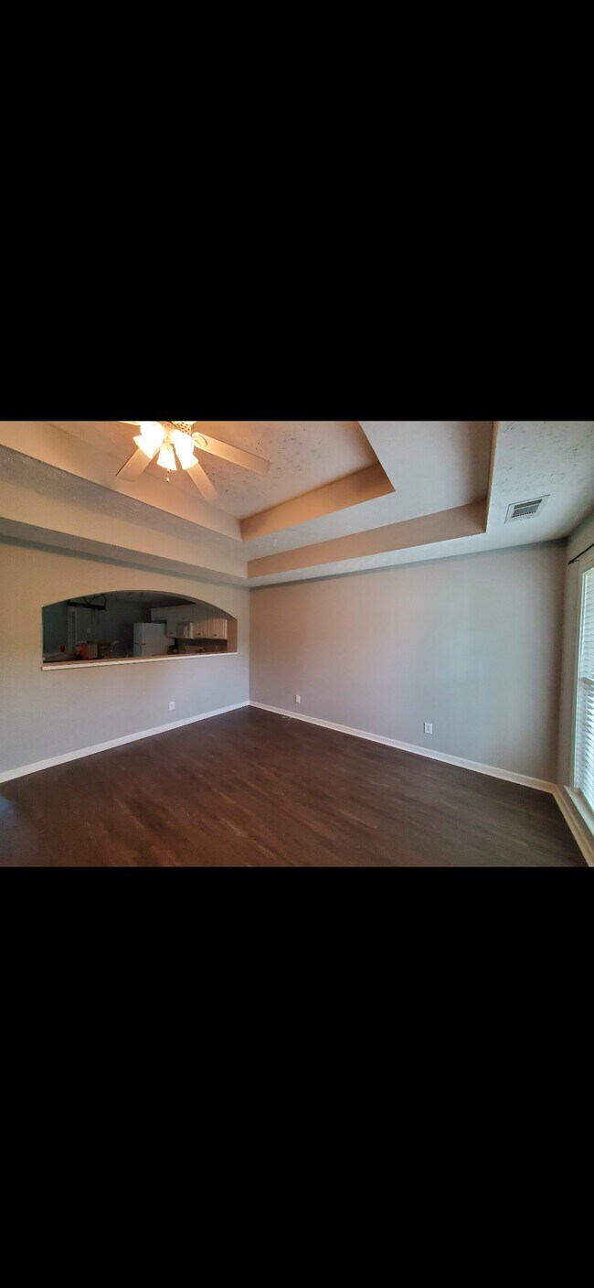 Building Photo - 157 Ridgeview Dr