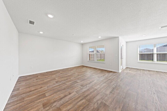 Building Photo - 546 Earl Godwin Rd