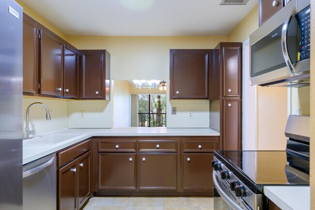 Building Photo - 5939 Forest Hill Blvd