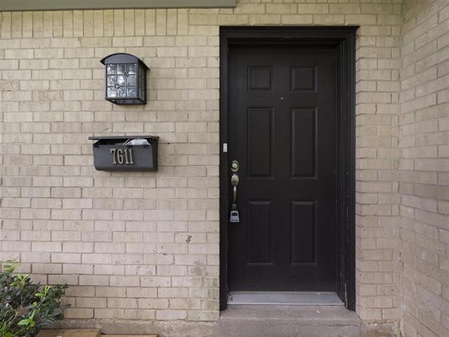 Foto del edificio - 7611 Woodthrush Dr