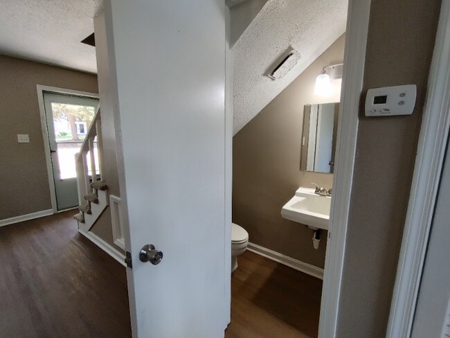 Foto del edificio - 703 Smithdale Dr