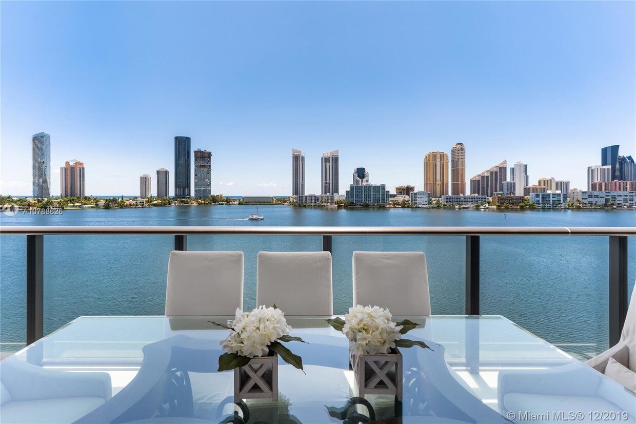 Foto principal - 5000 Island Estates Dr