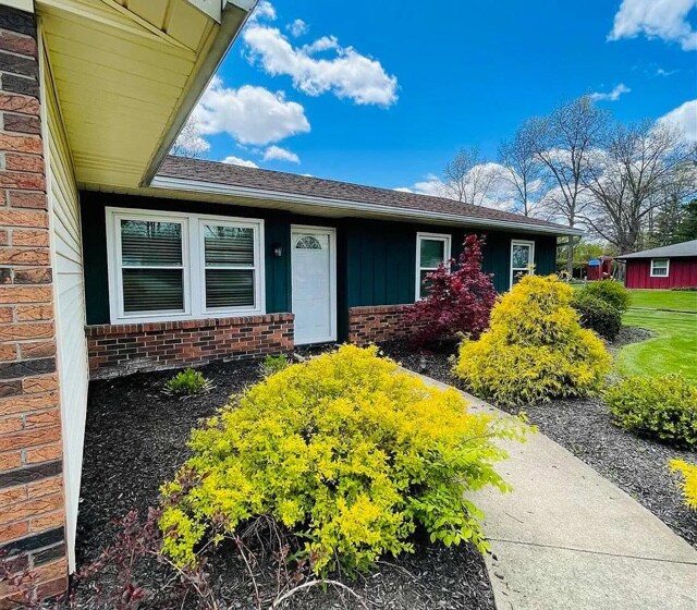 1615 Buddale Dr, Columbia City, IN 46725 House Rental in Columbia