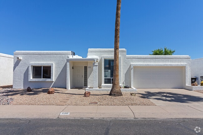 Building Photo - 820 E Michelle Dr