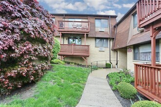 Building Photo - 221 Richard Ct
