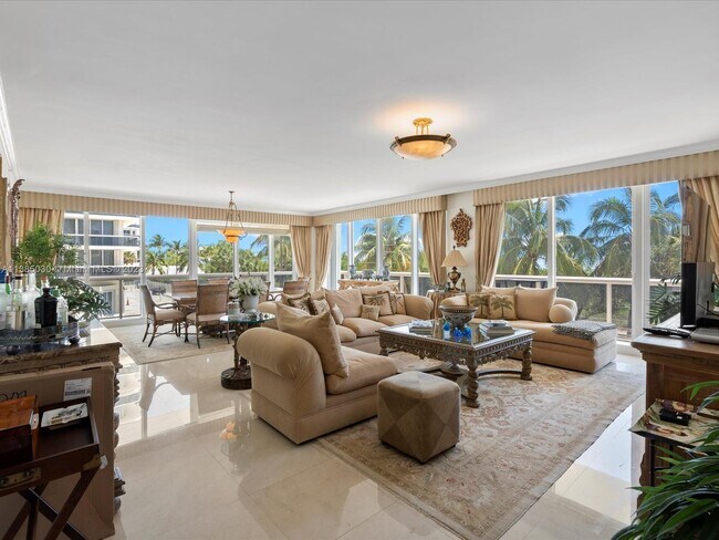 Building Photo - 9559 Collins Ave