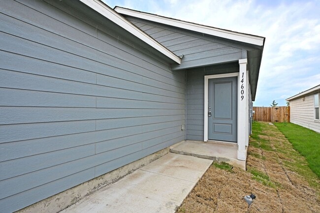 Foto del edificio - 14609 Mudstone Pl