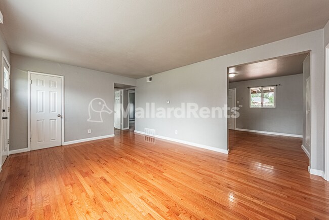Building Photo - Move In Special $500 off August Rent!