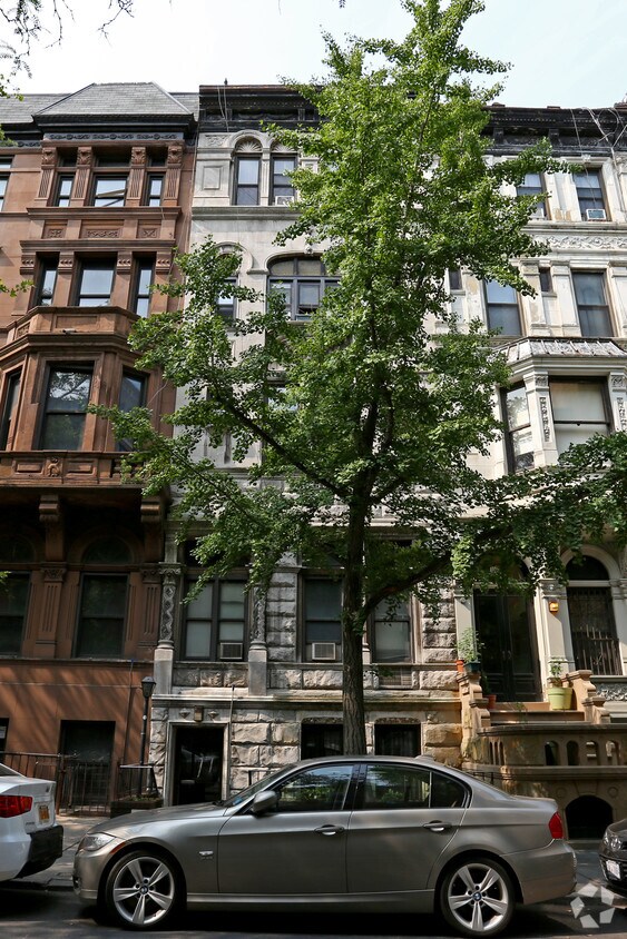 Foto del edificio - 122 W 74th St