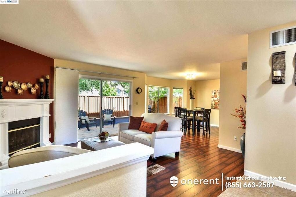 Foto principal - 401 S Clovercrest Ln