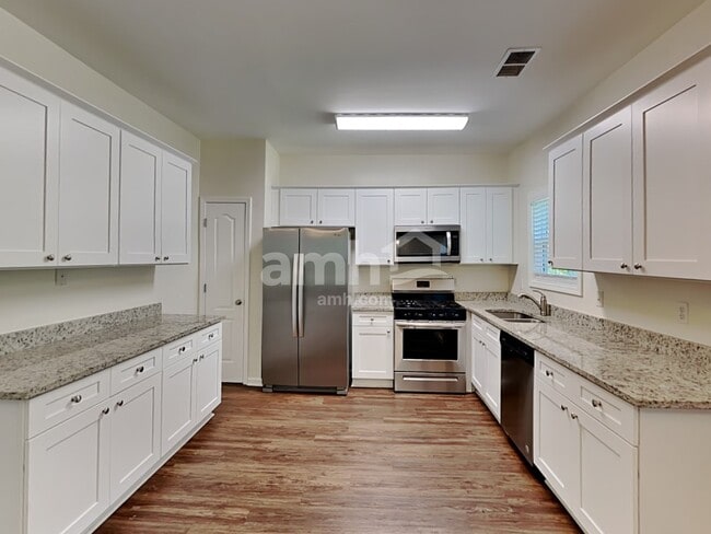 Building Photo - 303 Millpond Pkwy