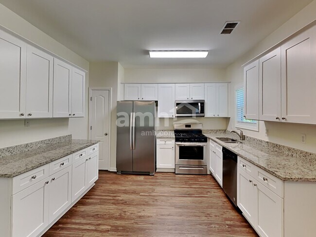 Foto del edificio - 303 Millpond Pkwy