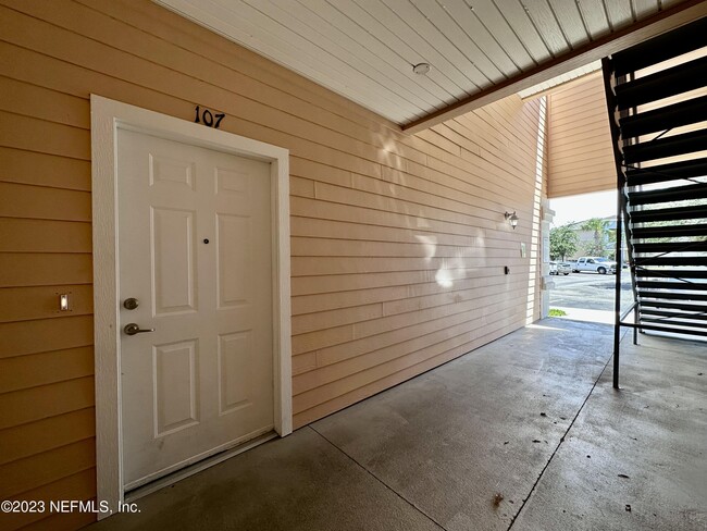 Building Photo - 4908 Key Lime Dr