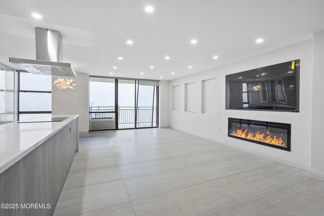 Foto del edificio - 787 Ocean Ave