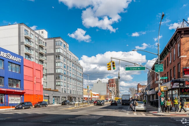 Neighborhood Context - The Alanza