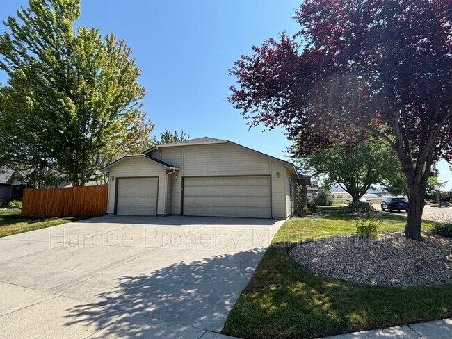 Building Photo - 2322 E Mugo St