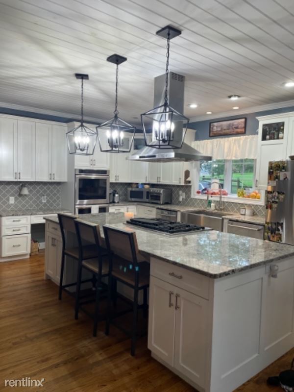 Building Photo - 5 br, 4.5 bath House - 212 Oakwood Dr