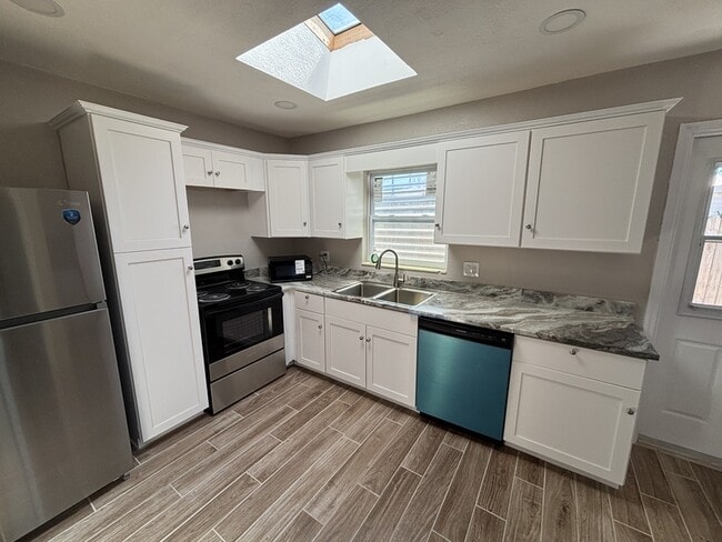 Foto del edificio - 4143 Conway Blvd