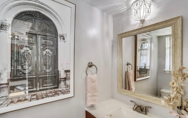 Foto del edificio - 980 Breakwater Dr