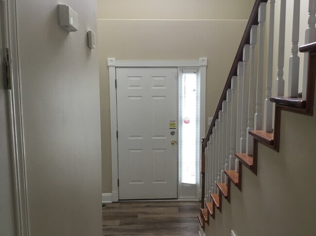 Building Photo - 451 Riverwalk Drive