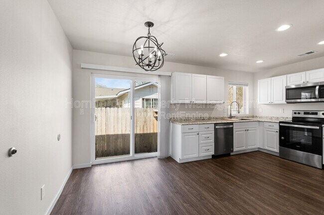 Building Photo - 14410 E Heroy Ln