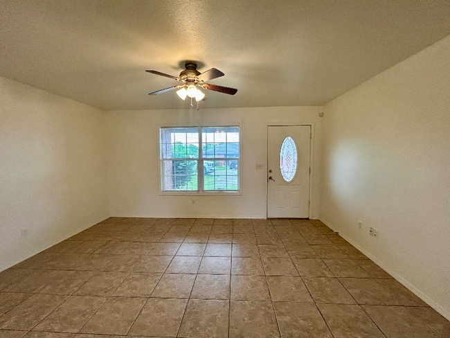 Building Photo - 63081 E 285 Ct