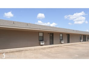 Building Photo - 3513 Race St