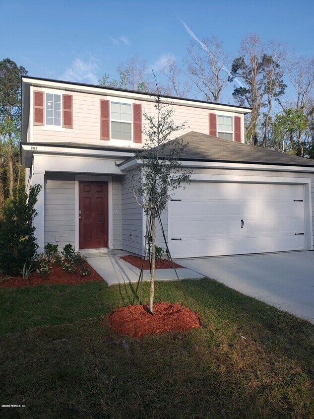 Foto principal - 7982 Meadow Walk Ln