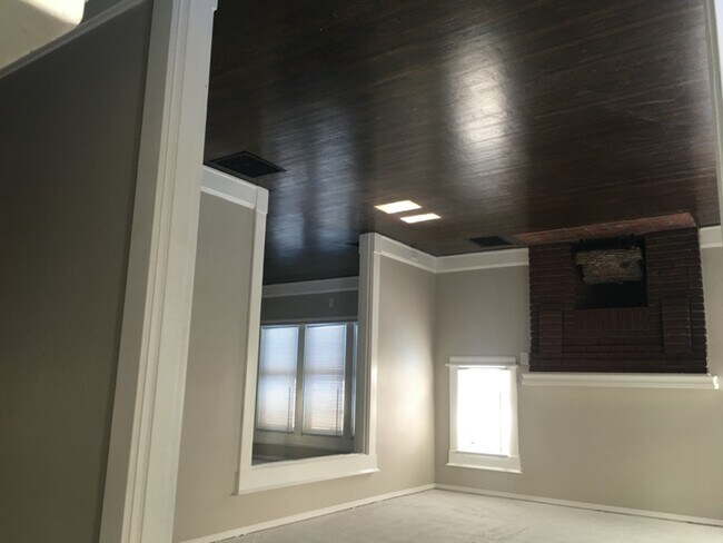 Foto del edificio - 4345 Watterson St