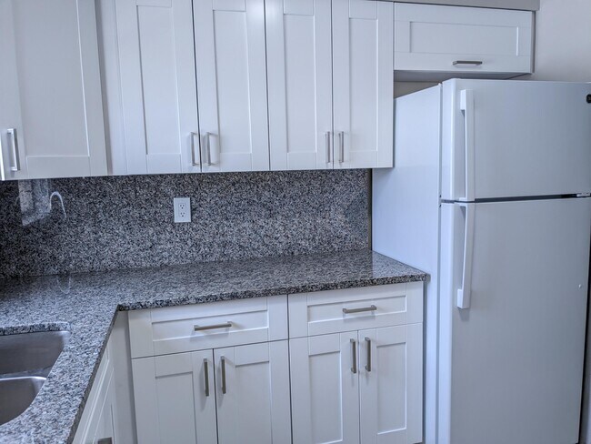 Foto del edificio - 2679 Dudley Dr E