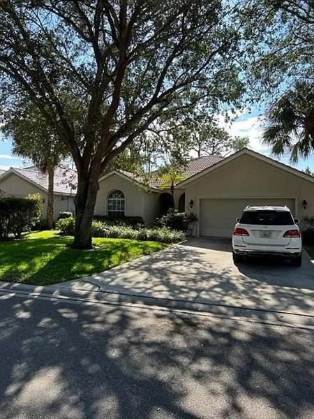 Foto principal - 6429 Autumn Woods Blvd