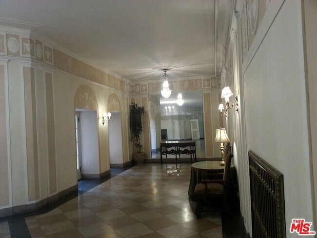 Foto del edificio - 3278 Wilshire Blvd