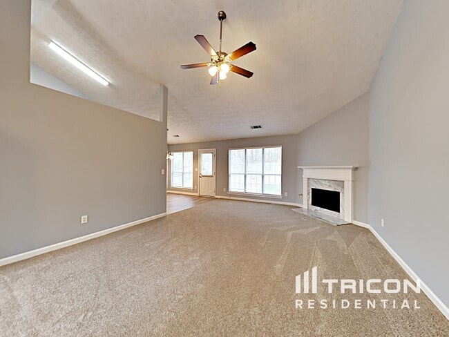 Foto del edificio - 1610 Westfield Ct NW